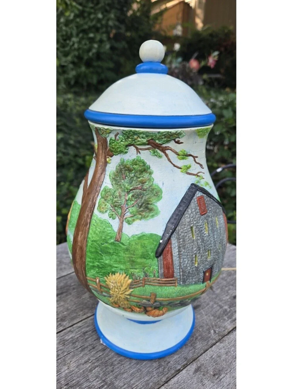 Vintage 1982 Table Lamp Ceramic Apothecary Jar Rustic Farm Barn Scene 13”TX8